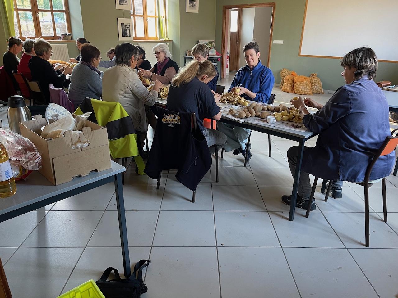 Vendredi 15h30: en plein épluchage des pommes de terre