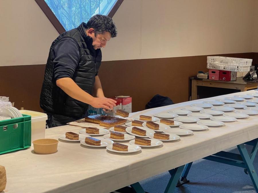 25 m mougey en plein service des patisseries